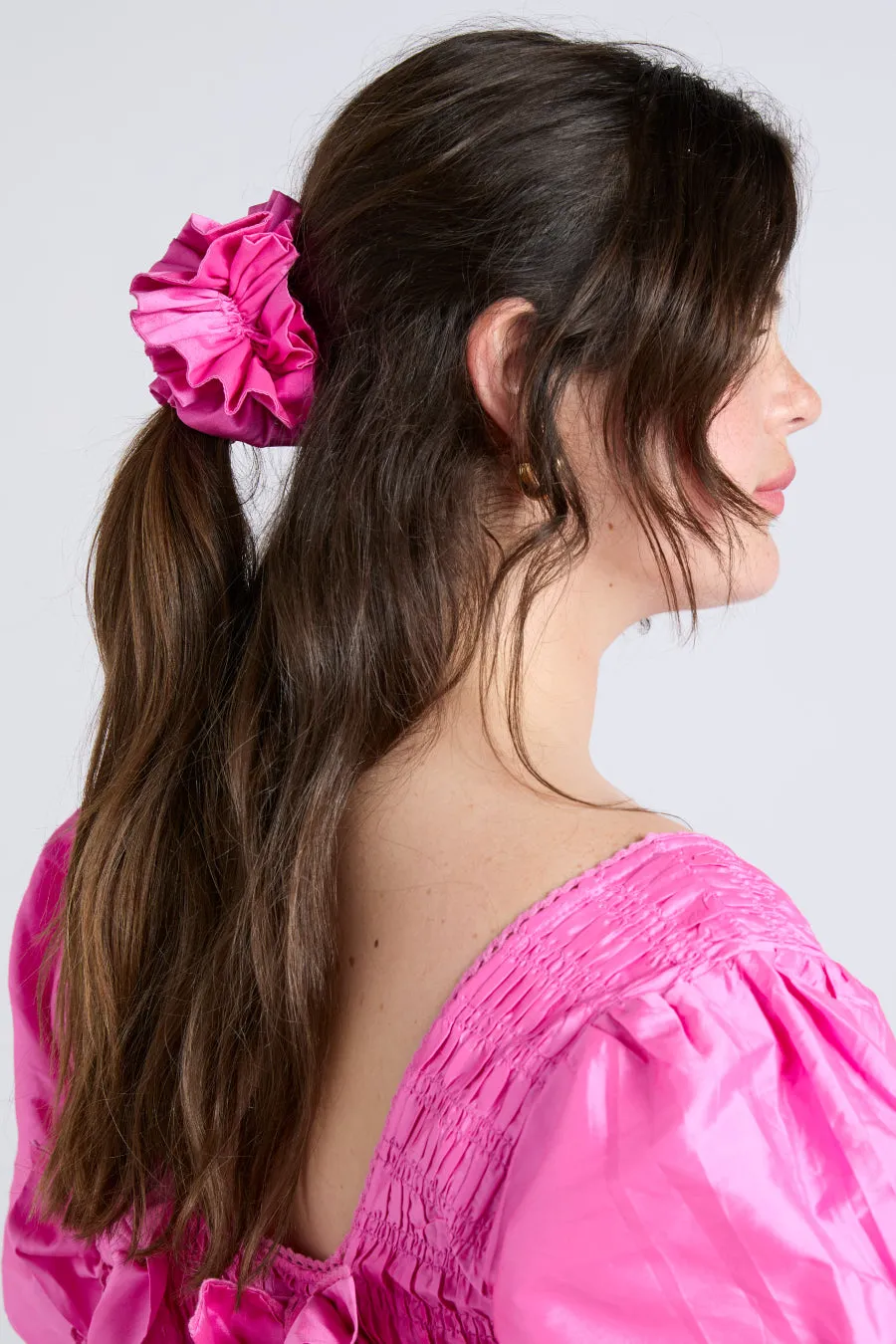 garter scrunchie in pink taffeta